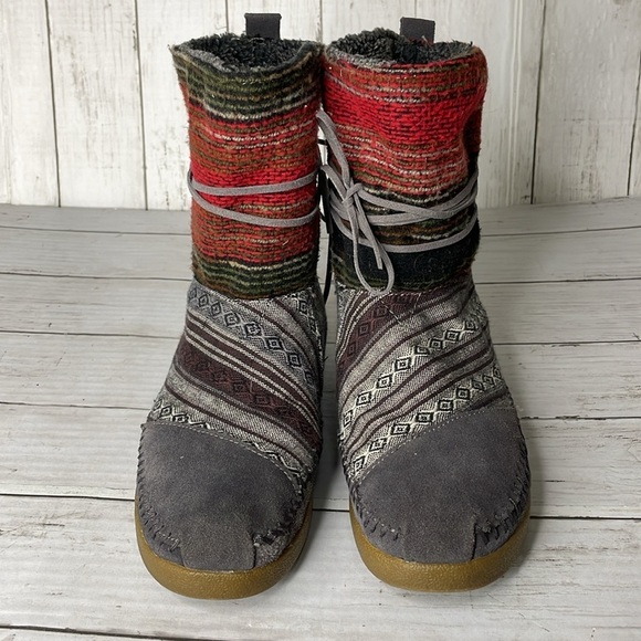 Toms Nepal Boho Fabric and Leather Fleece Lined Boho Boots - Picture 3 of 14